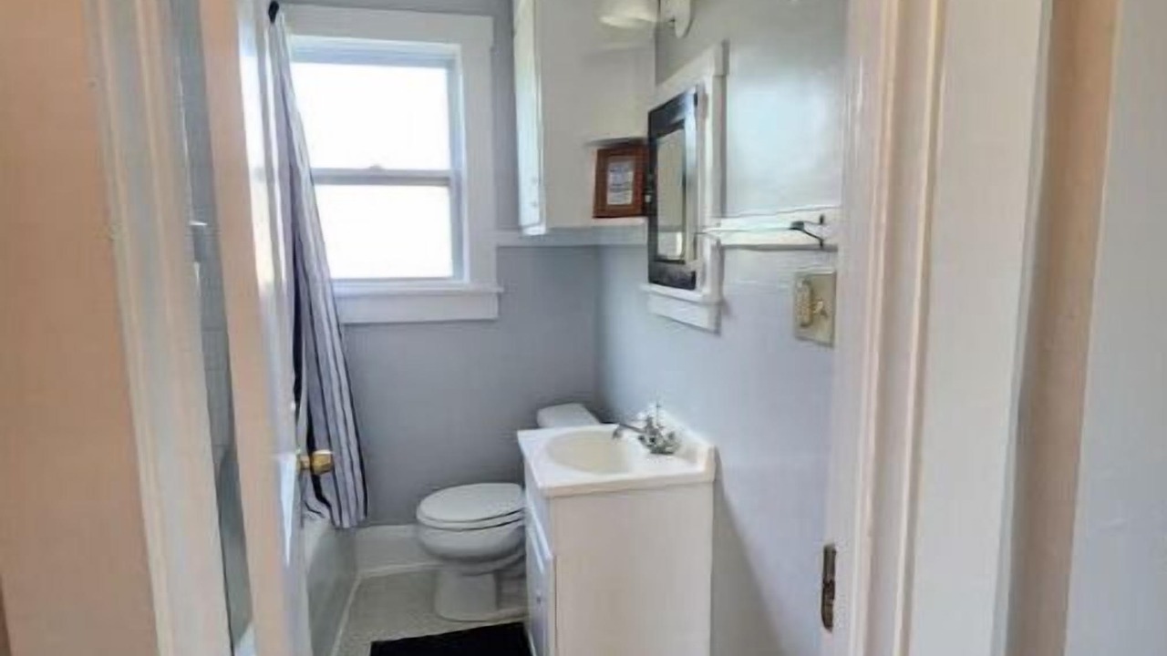 Photo of Bathroom in Colonialtown North