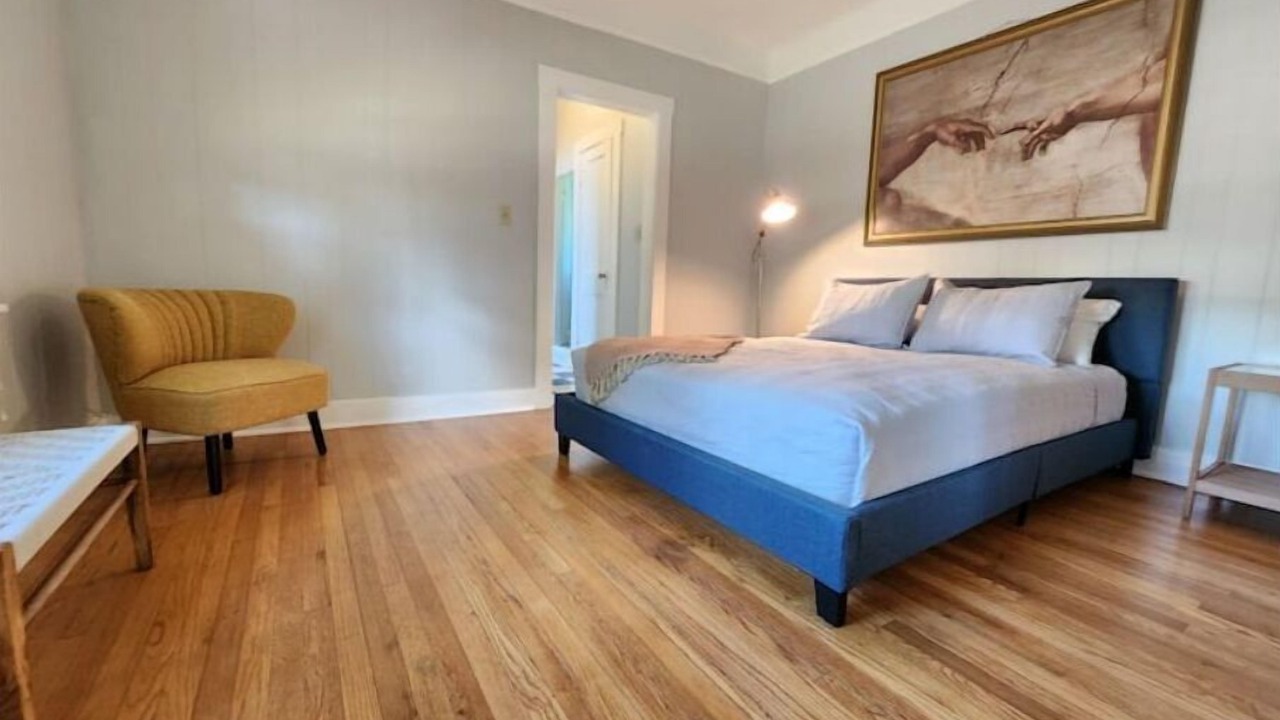Photo of Bedroom in Colonialtown North