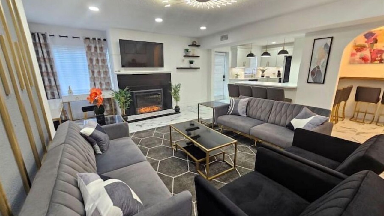 Photo of Livingroom in Lawsona - Fern Creek