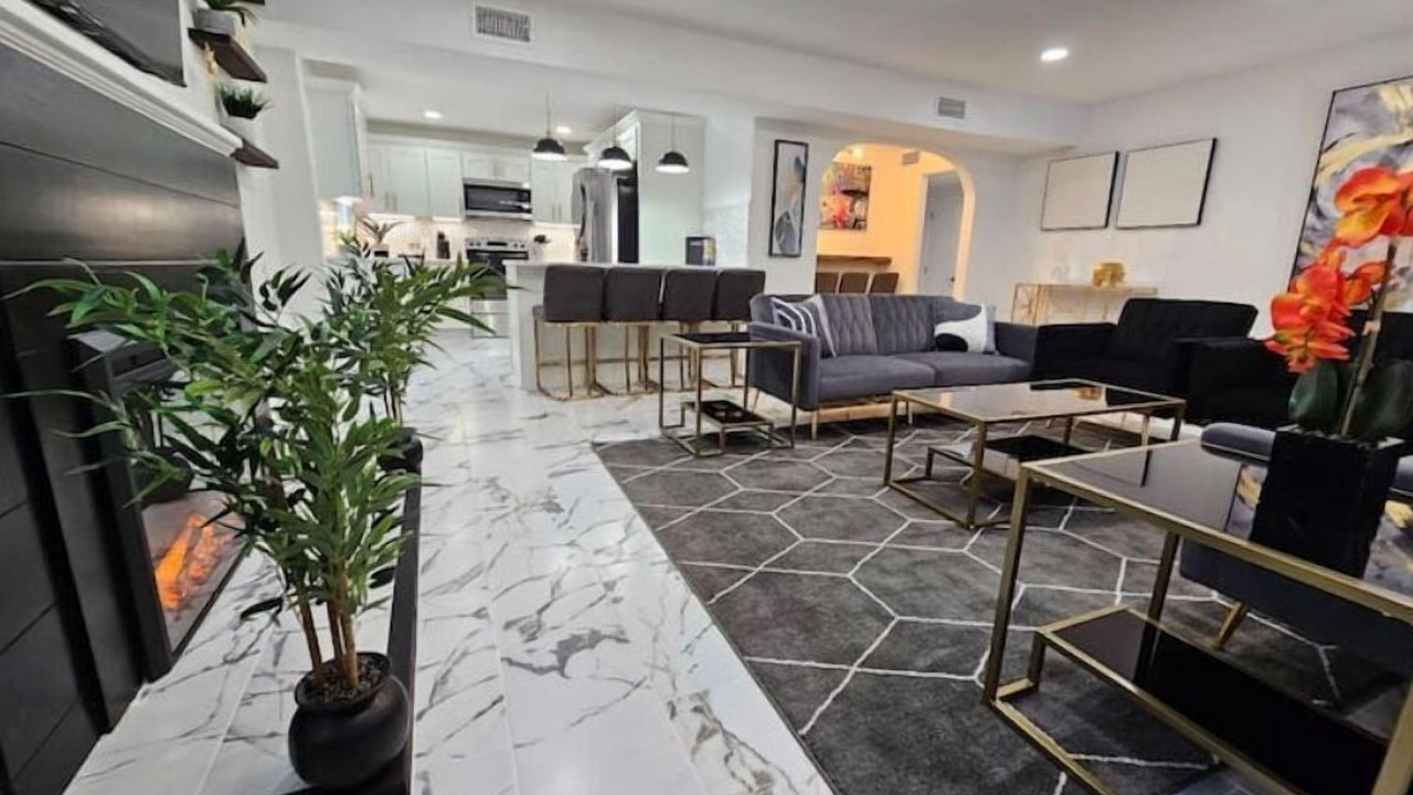 Photo of Livingroom in Lawsona - Fern Creek