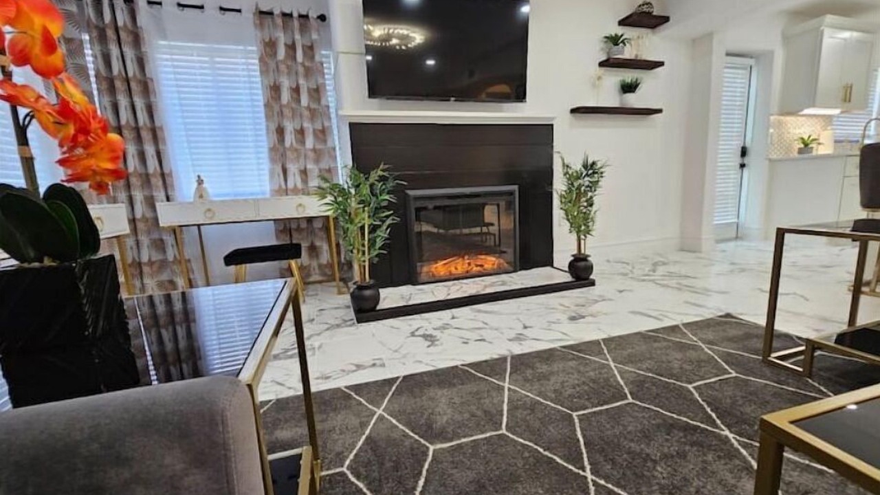 Photo of Livingroom in Lawsona - Fern Creek