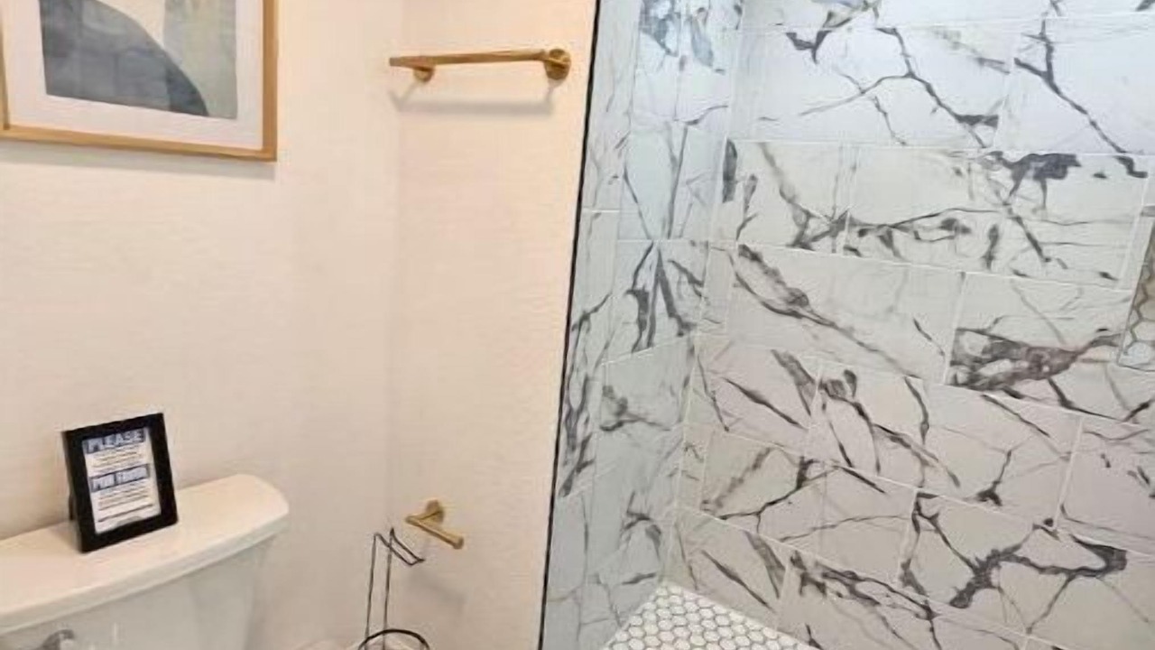 Photo of Bathroom in Lawsona - Fern Creek