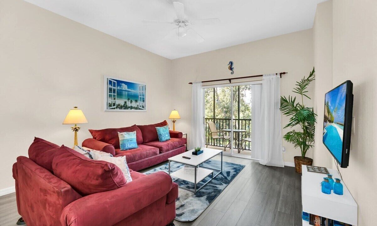 Photo of Livingroom in Bahama Bay
