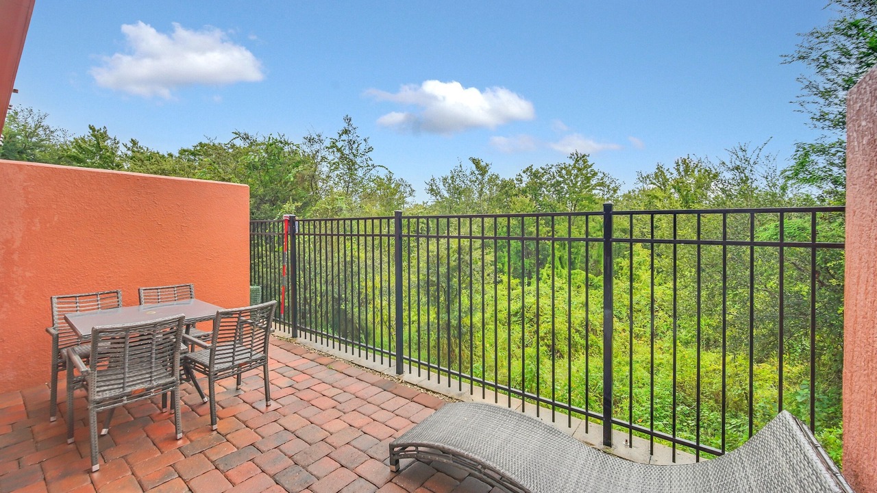 Photo of Outdoor in Windsor Hills