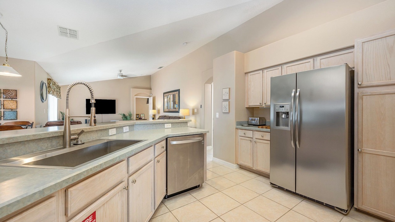 Photo of Others in Orange Tree