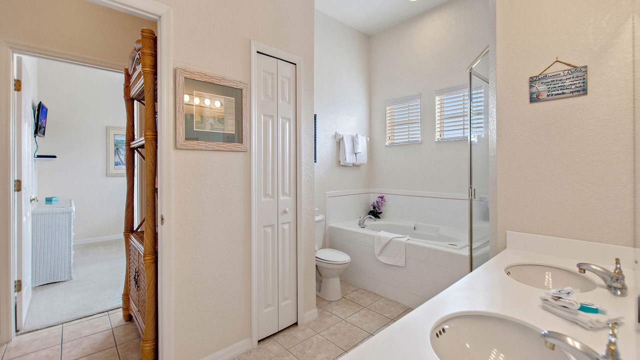 Photo of Bathroom in Bahama Bay