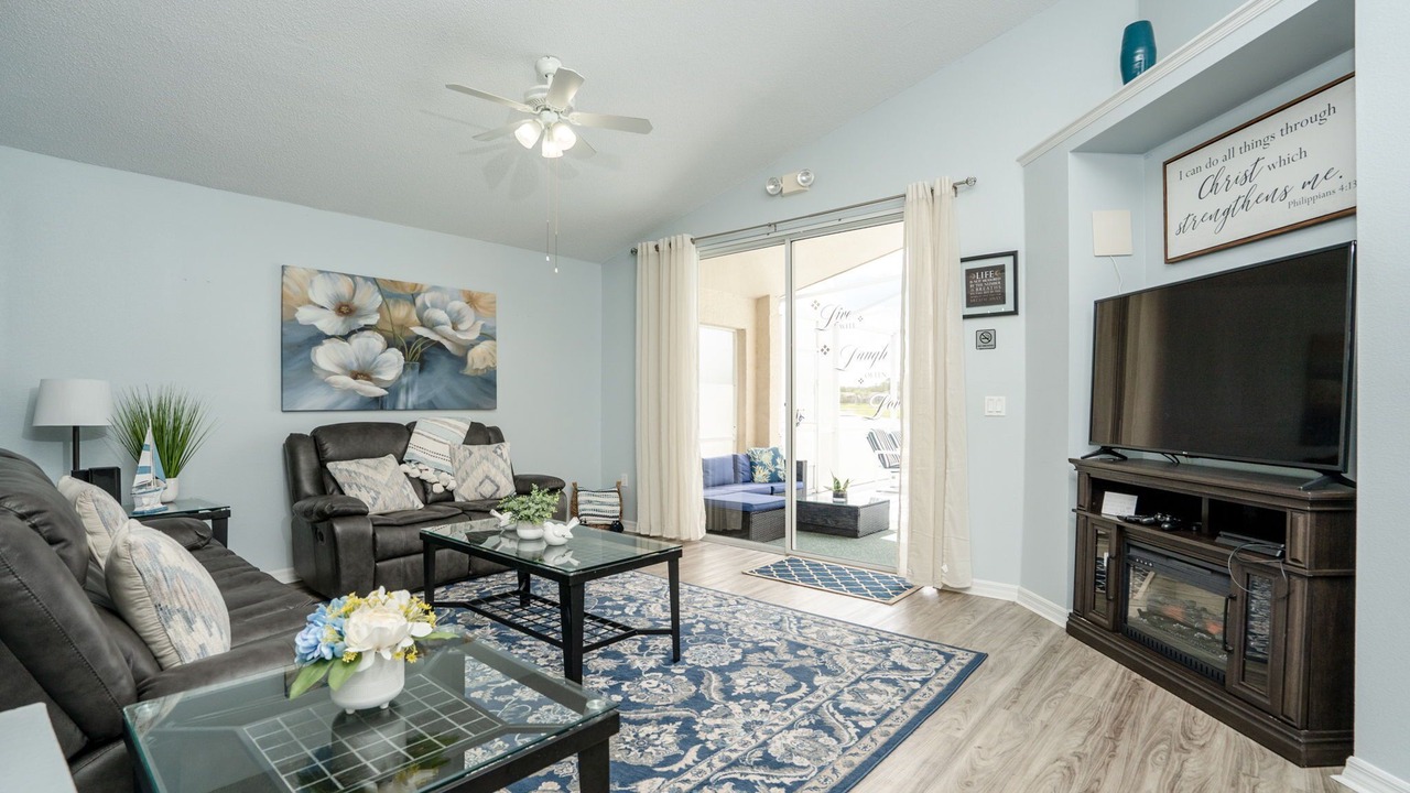 Photo of Livingroom in Eagle Pointe South