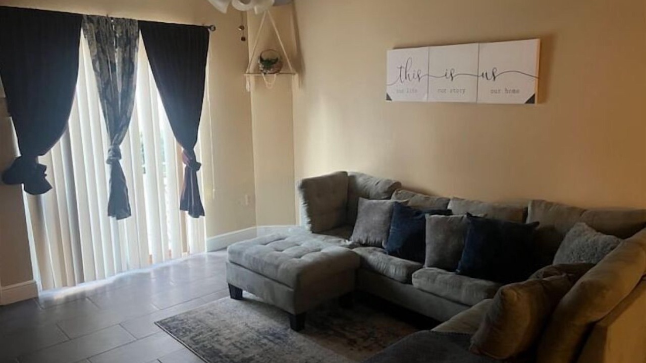 Photo of Livingroom in South Semoran