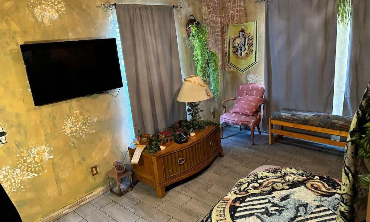Photo of Bedroom in Lakeside Estates