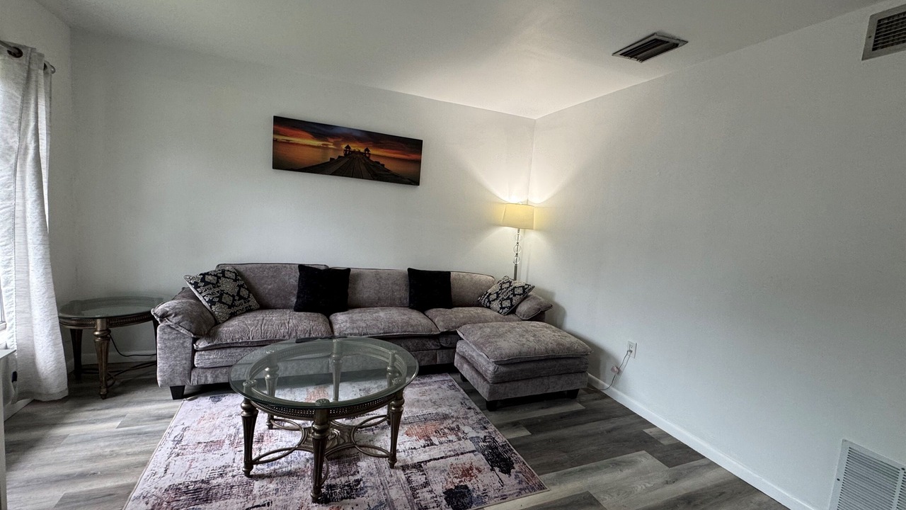 Photo of Livingroom in South Eola