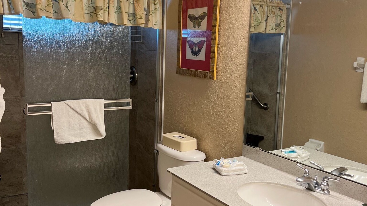 Photo of Bathroom in Bahama Bay