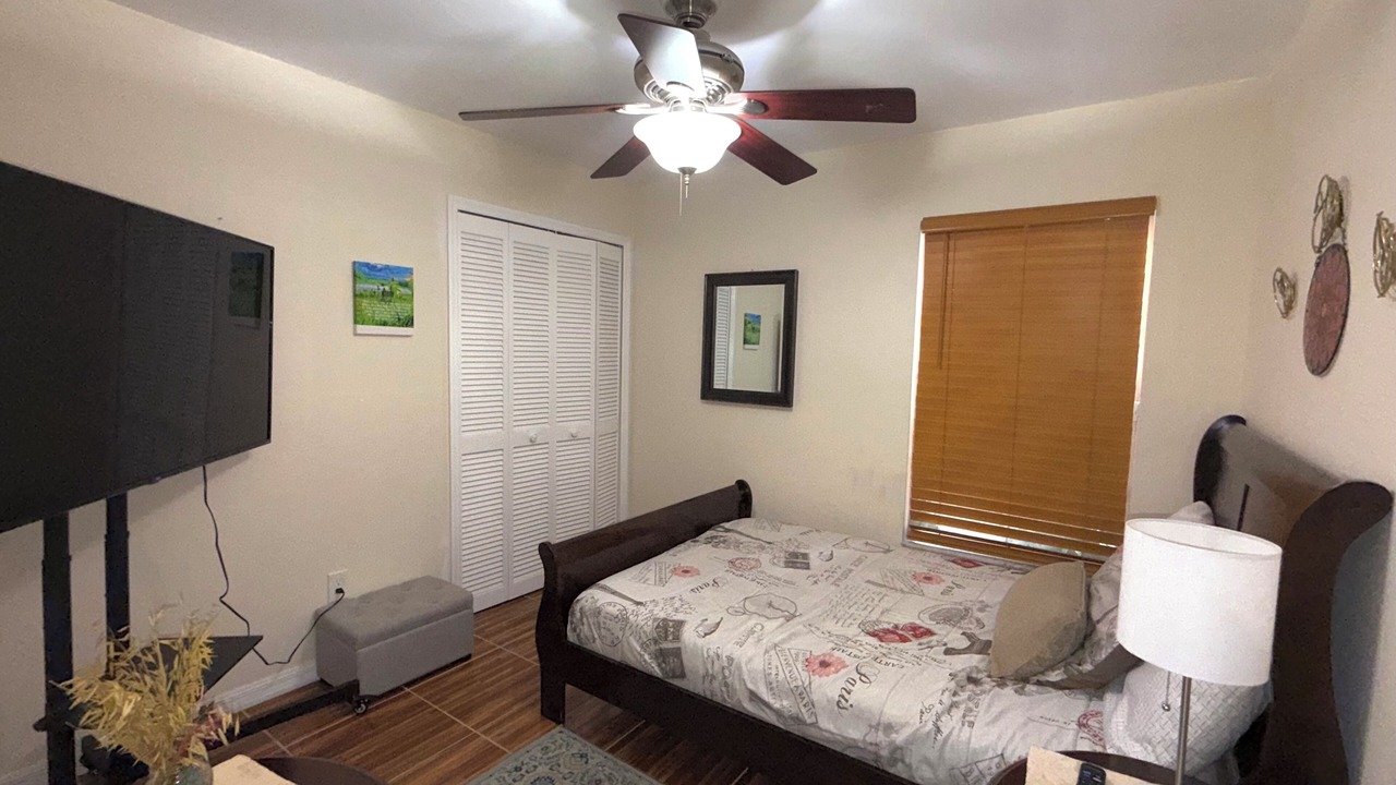 Photo of Bedroom in Buena Ventura Lakes