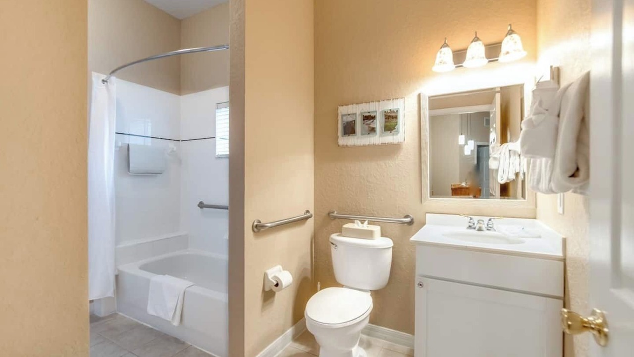 Photo of Bathroom in Bahama Bay