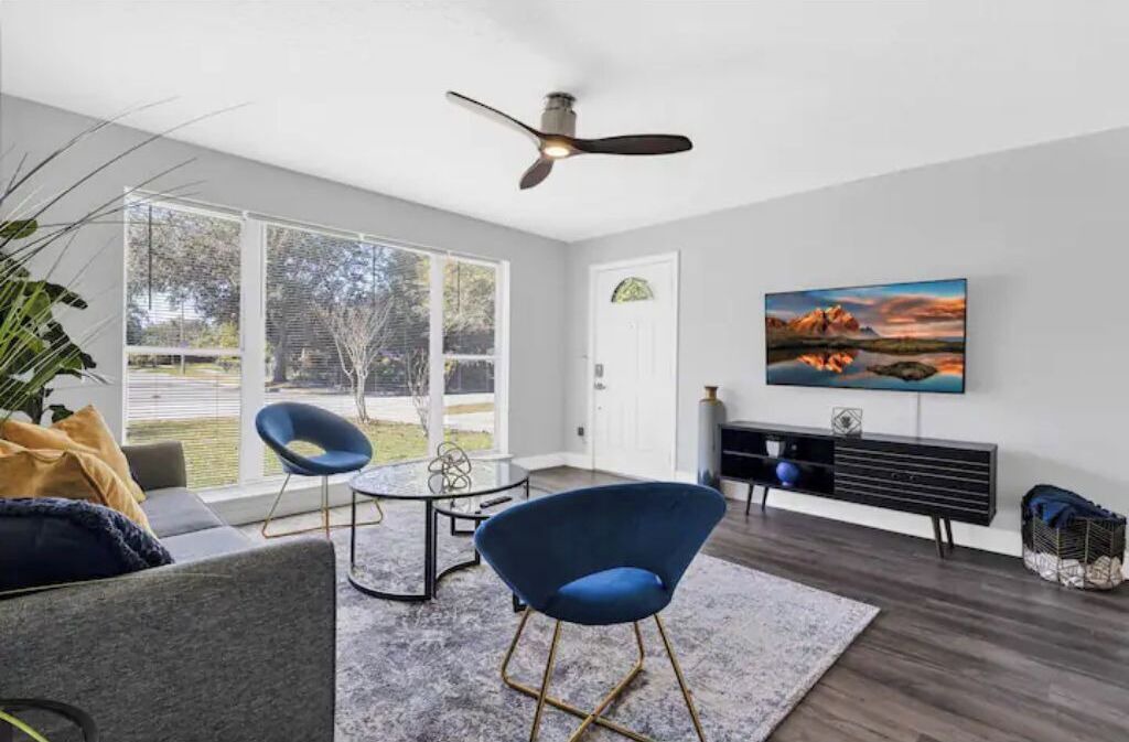 Photo of Livingroom in Englewood Park