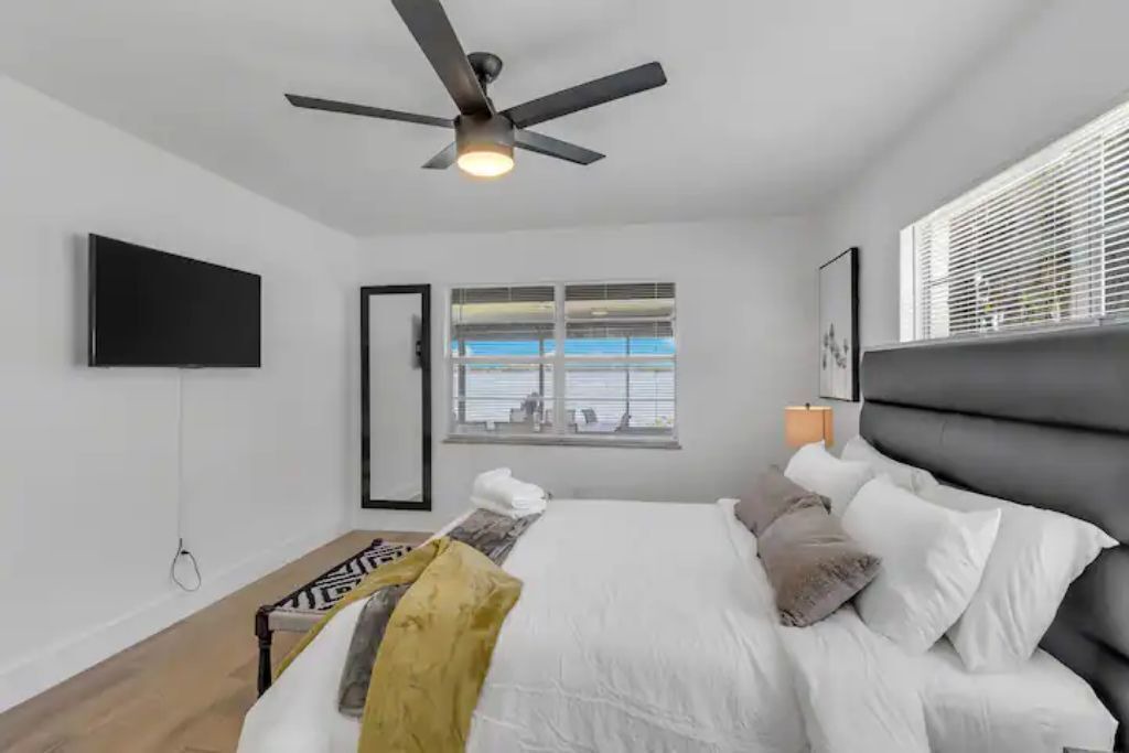 Photo of Bedroom in Clear Lake