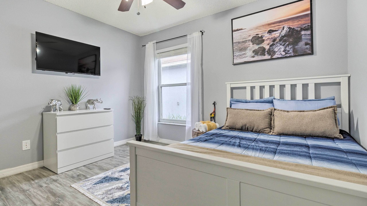 Photo of Bedroom in Signal Hill
