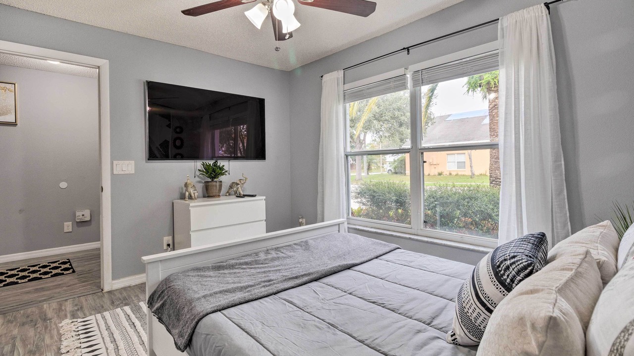 Photo of Bedroom in Signal Hill