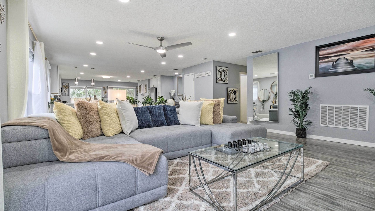 Photo of Livingroom in Signal Hill