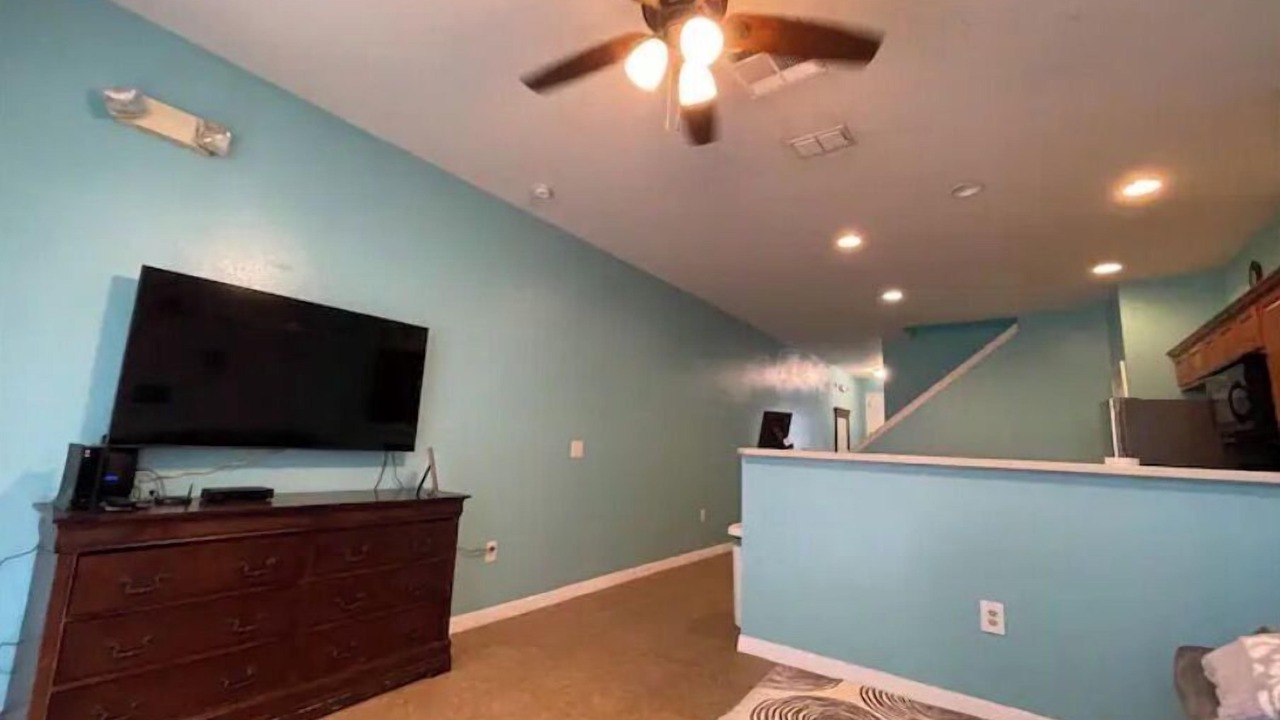 Photo of Livingroom in Crestwynd Bay