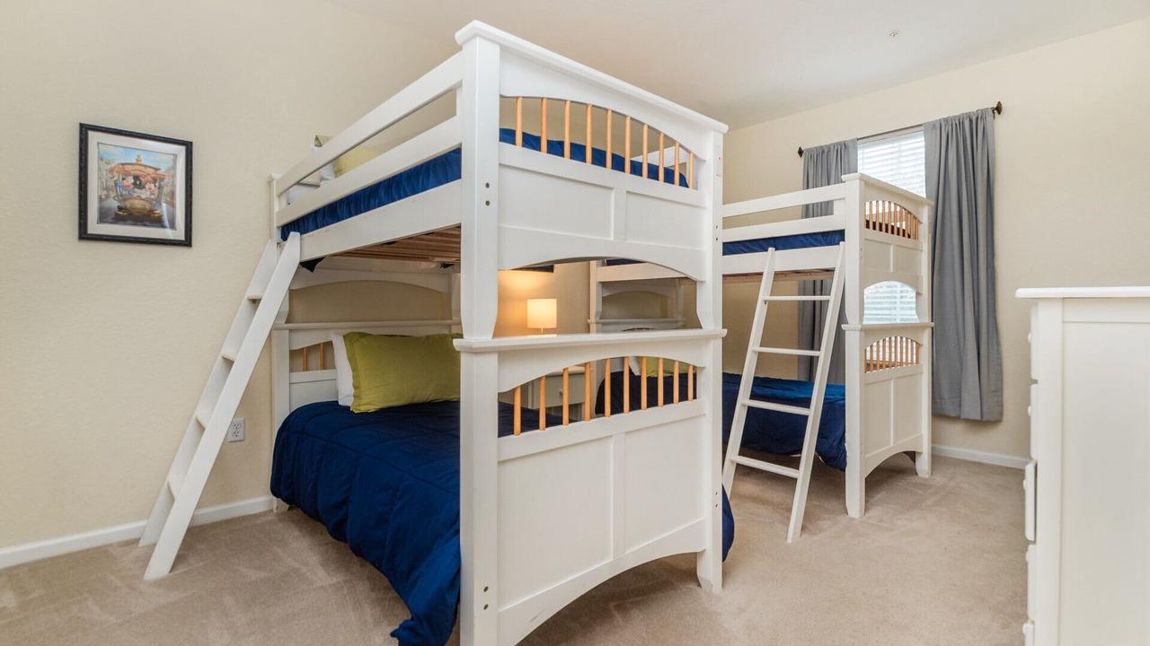 Photo of Bedroom in Crestwynd Bay