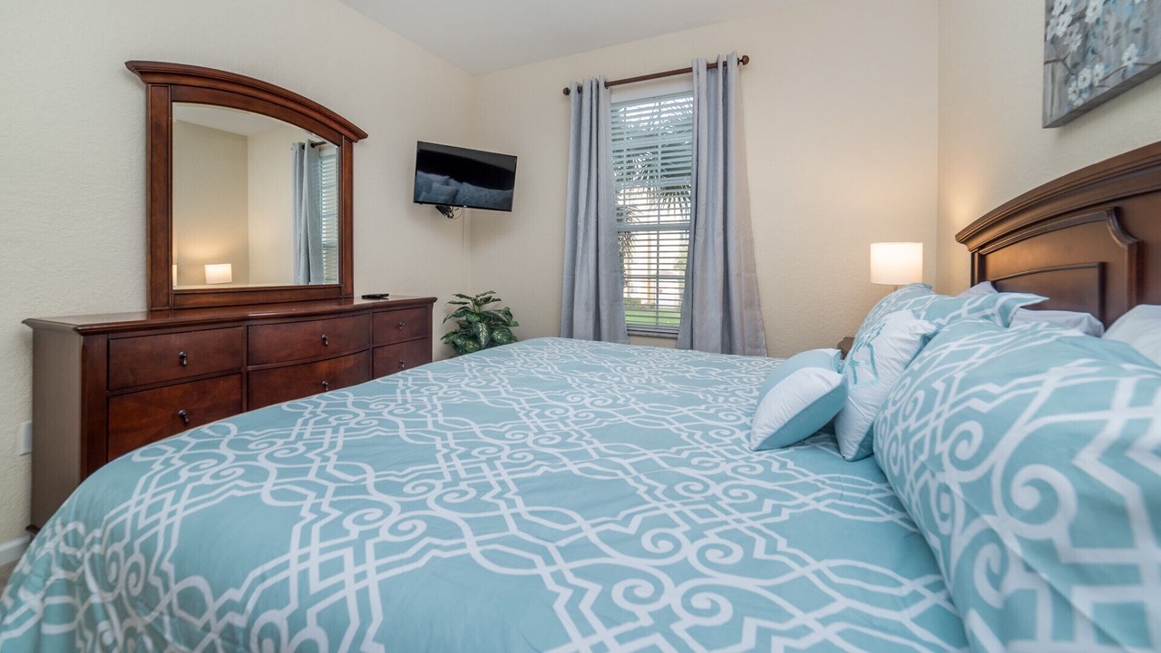 Photo of Bedroom in Crestwynd Bay