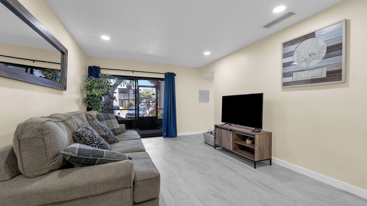 Photo of Livingroom in Ventura