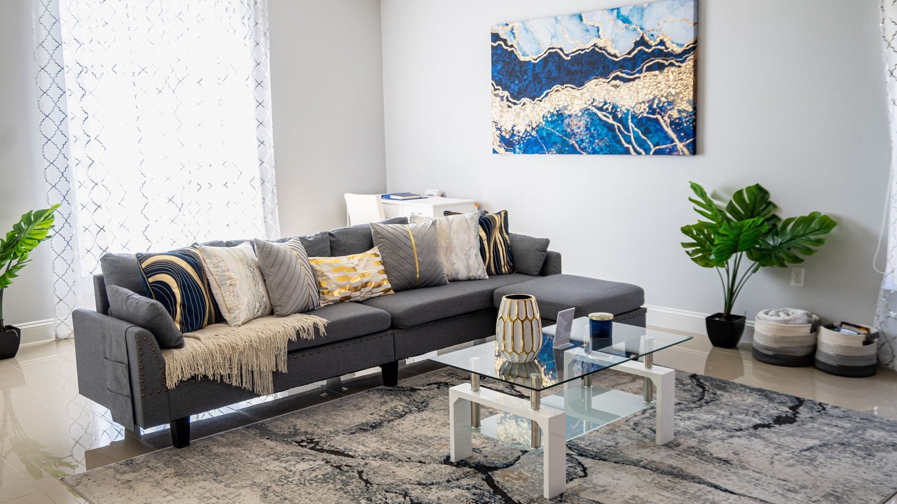Photo of Livingroom in Lakeside Estates