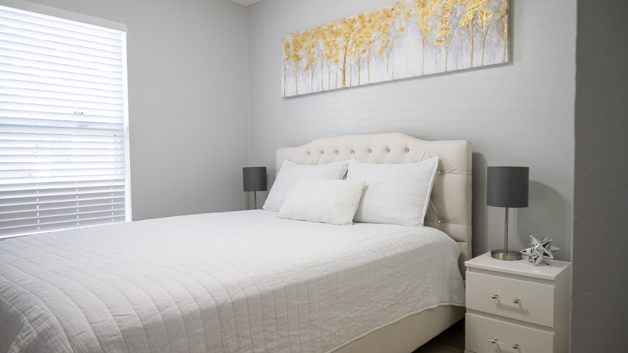 Photo of Bedroom in Lakeside Estates