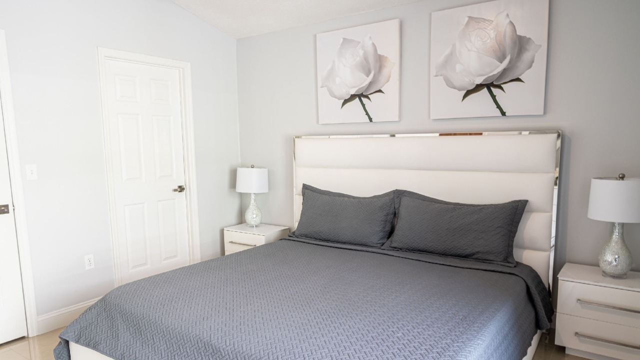 Photo of Bedroom in Lakeside Estates