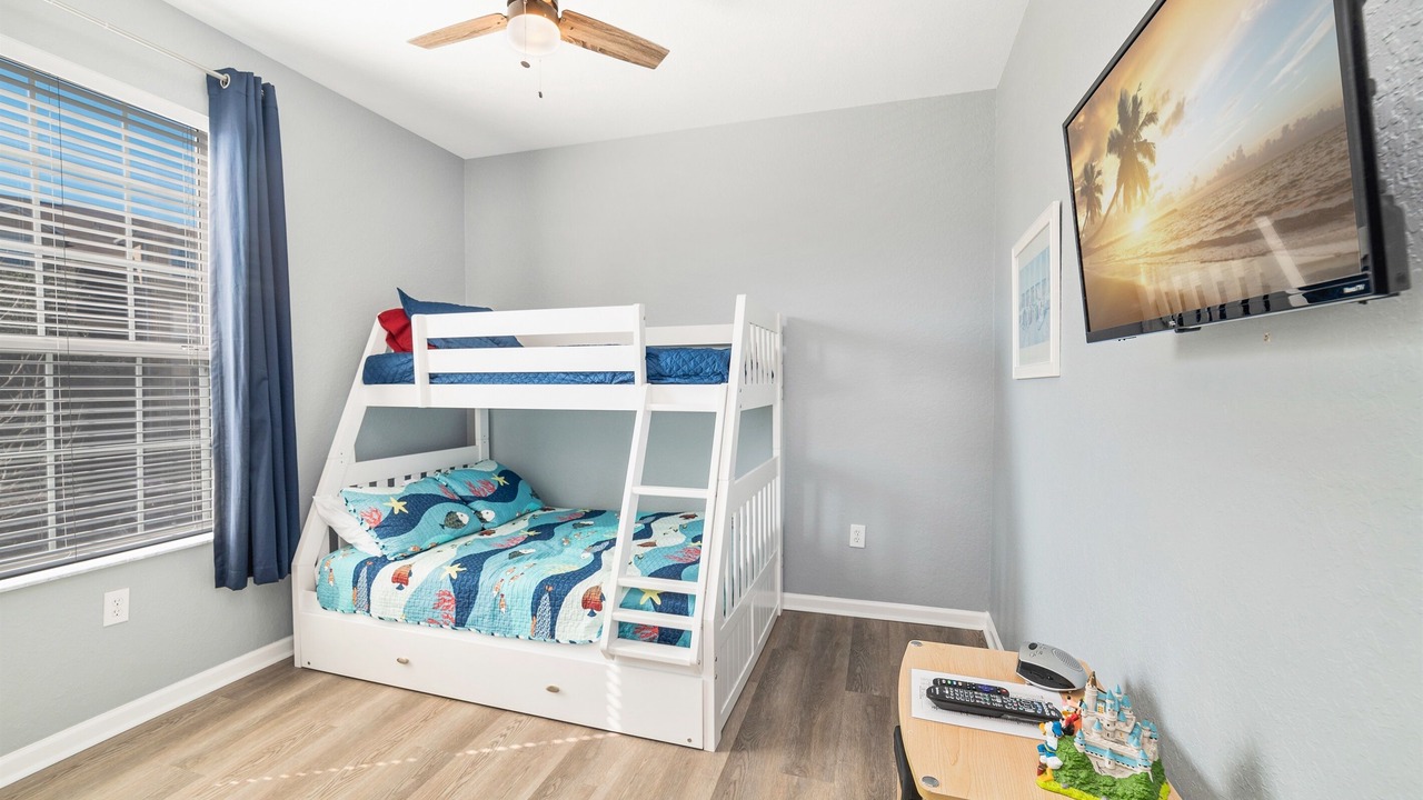 Photo of Bedroom in Crestwynd Bay