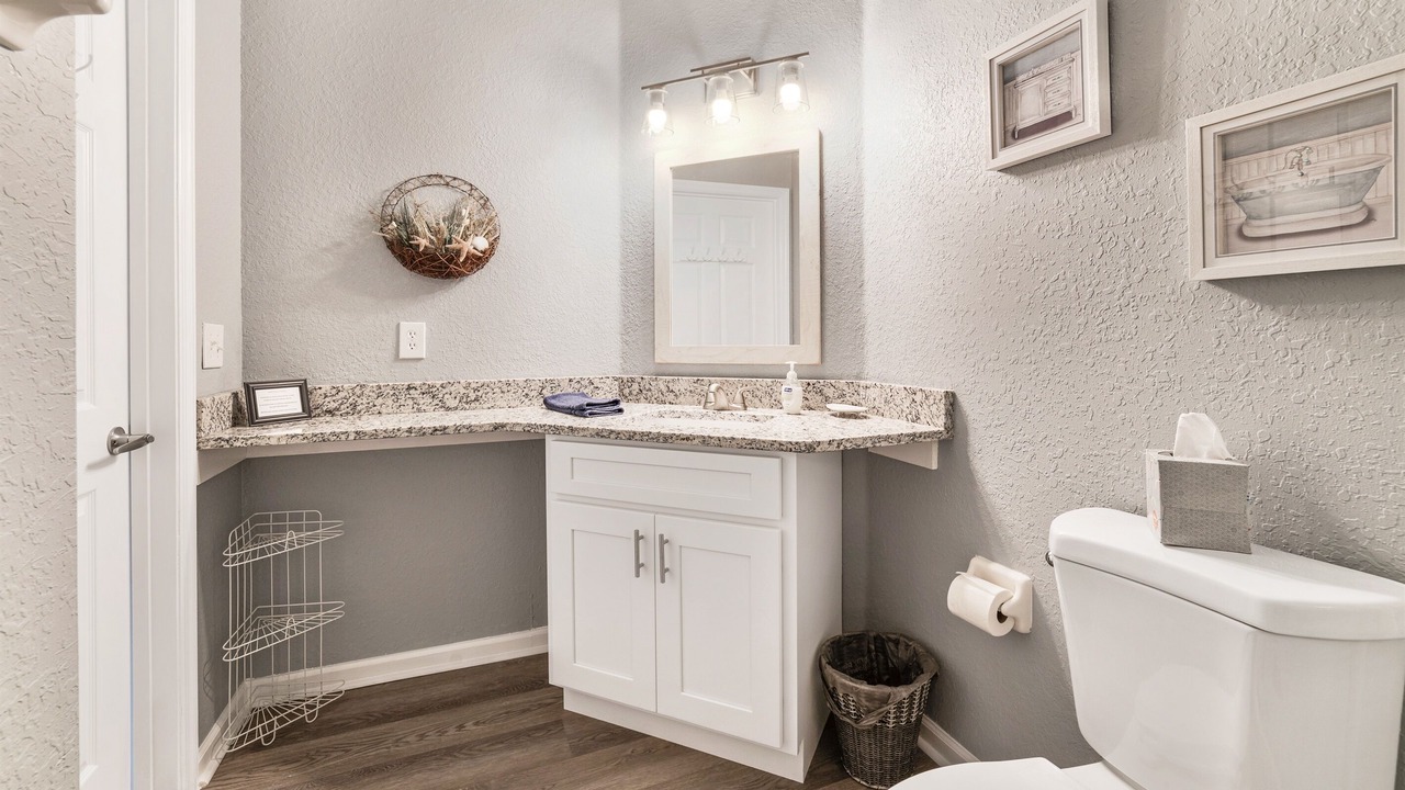 Photo of Bathroom in Crestwynd Bay