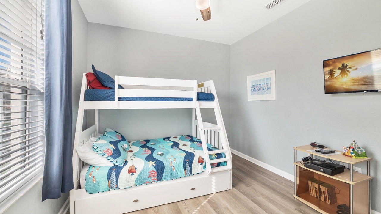 Photo of Bedroom in Crestwynd Bay
