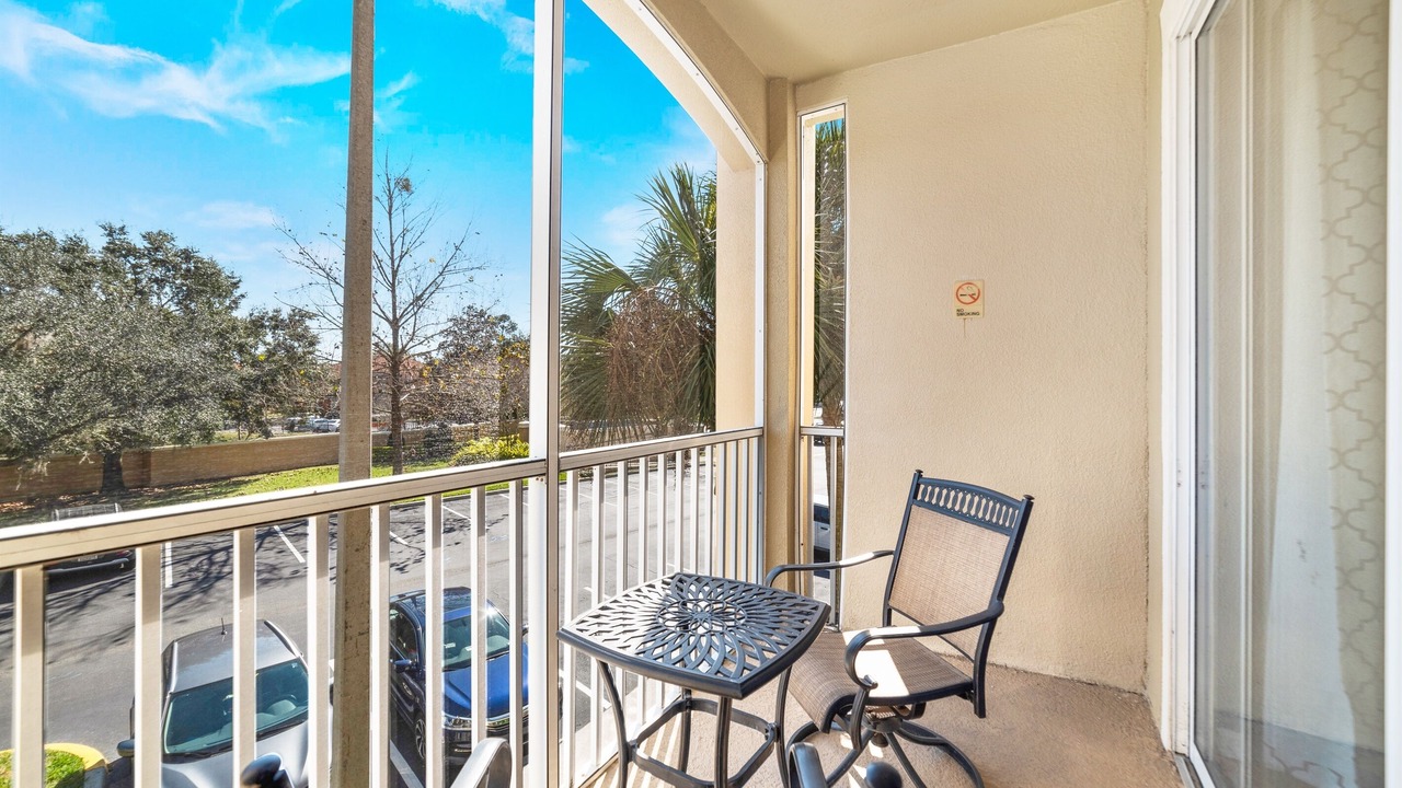 Photo of Patio Balcony in Crestwynd Bay