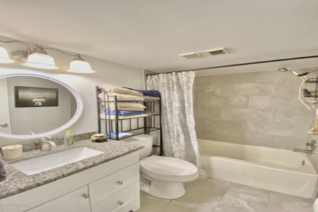 Photo of Bathroom in Ventura