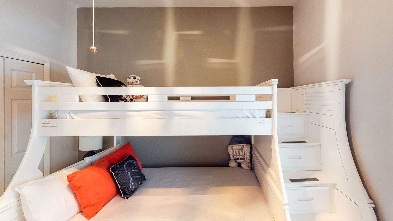 Photo of Bedroom in Bahama Bay