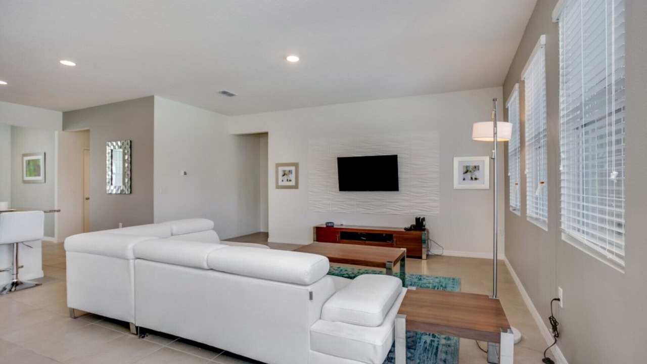 Photo of Livingroom in Loughman
