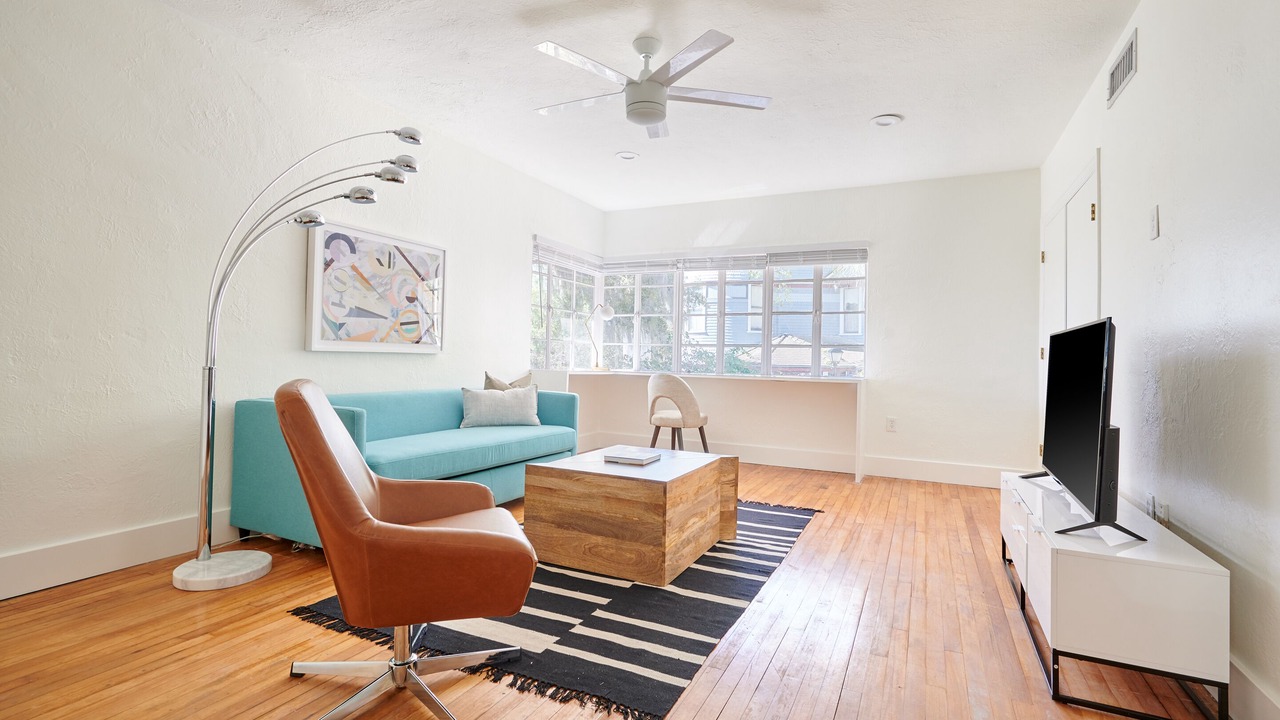 Photo of Livingroom in Lake Cherokee