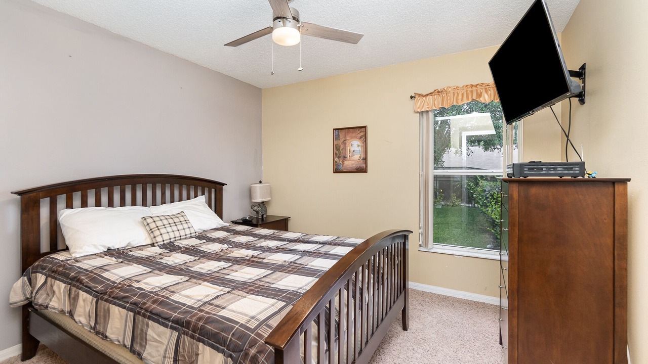 Photo of Others in Orange Tree