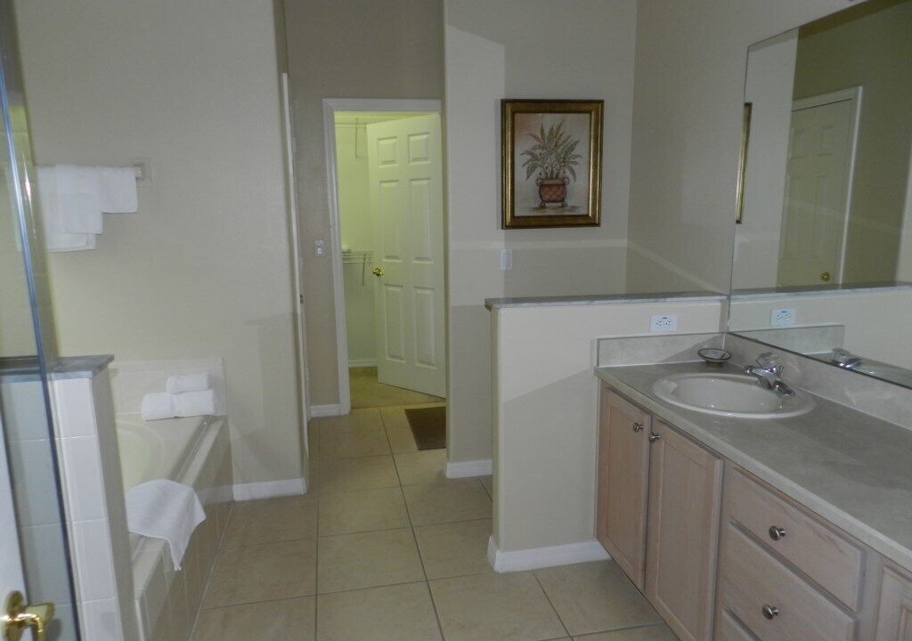 Photo of Bathroom in Orange Tree