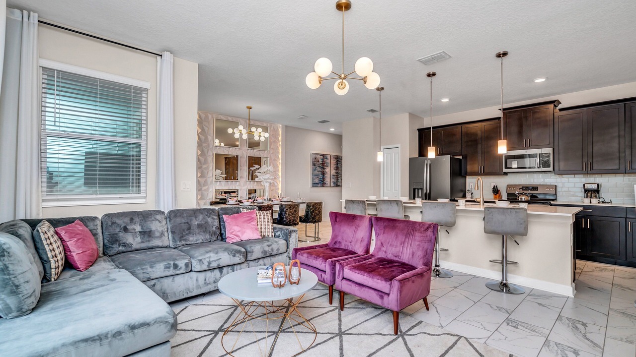 Photo of Livingroom in Florida Center North