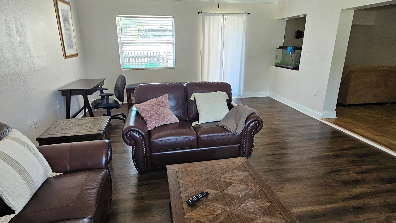 Photo of Livingroom in Fairview Shores