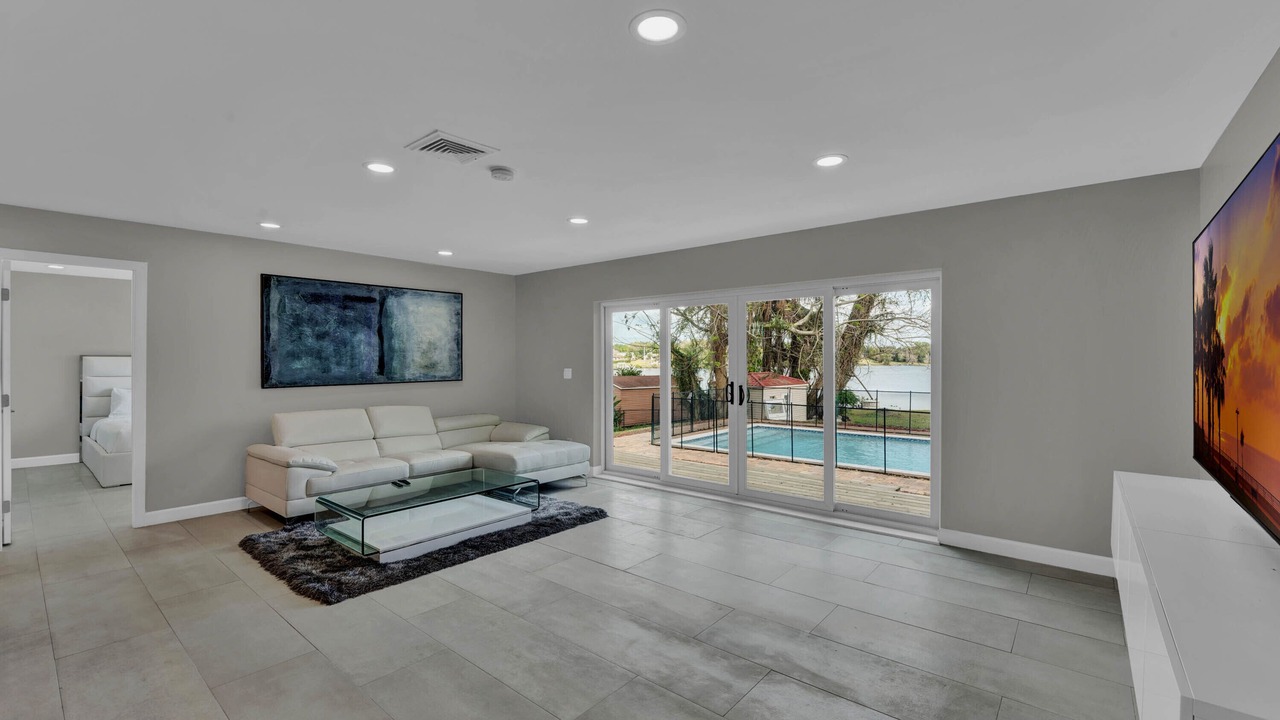 Photo of Livingroom in Florida Center