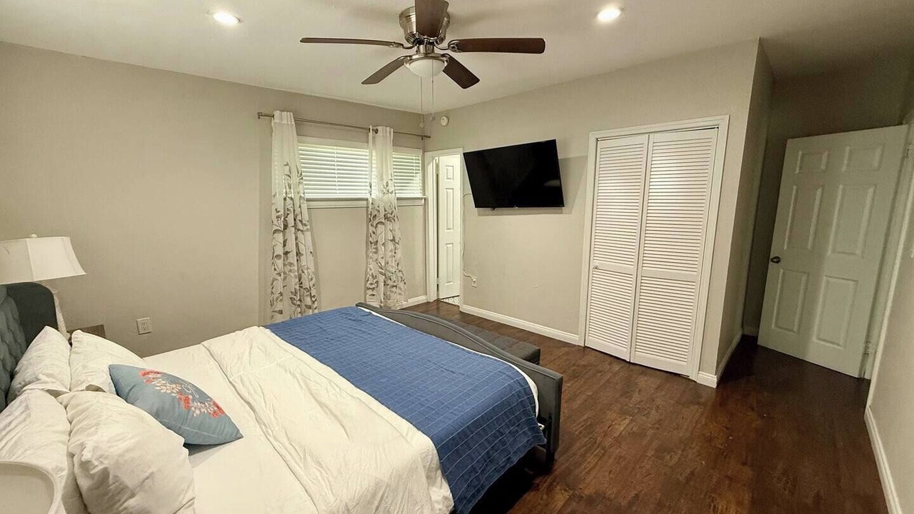 Photo of Bedroom in Englewood Park
