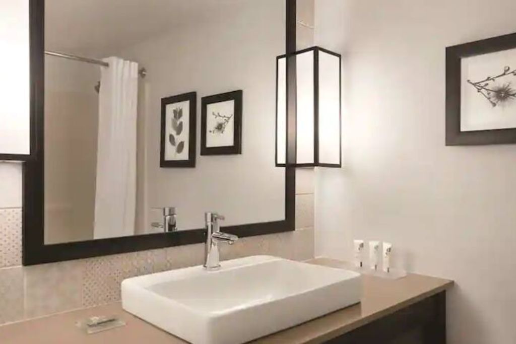 Photo of Bathroom in Airport North