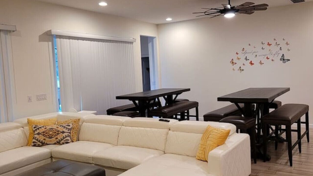 Photo of Livingroom in Country Creek Estates