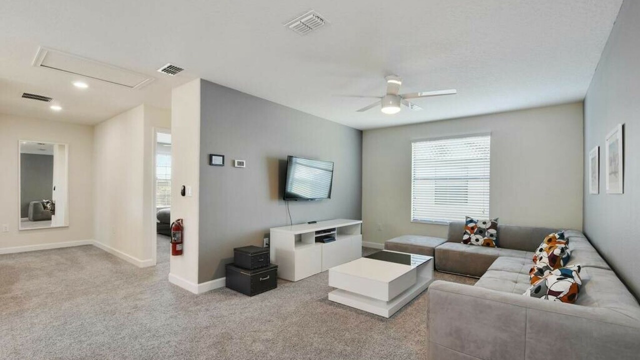 Photo of Livingroom in Sunridge Woods
