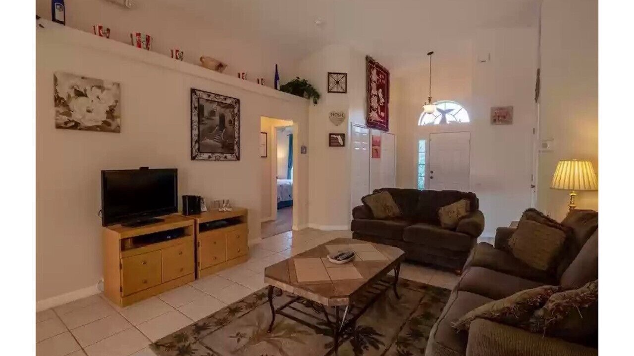 Photo of Livingroom in Lake Wilson Preserve