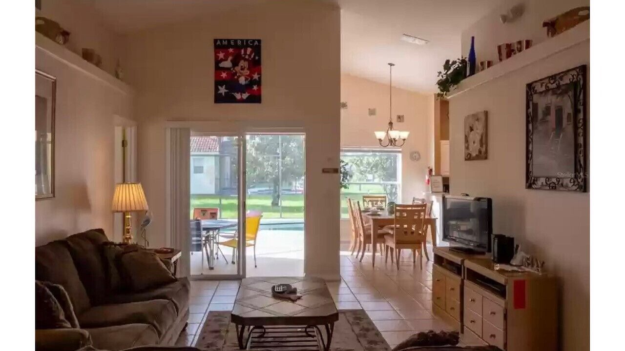 Photo of Livingroom in Lake Wilson Preserve