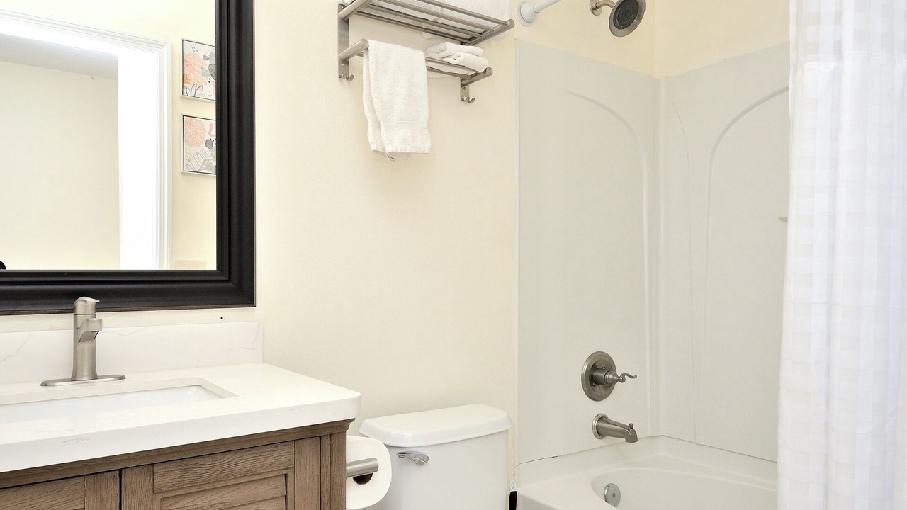 Photo of Bathroom in Crestwynd Bay