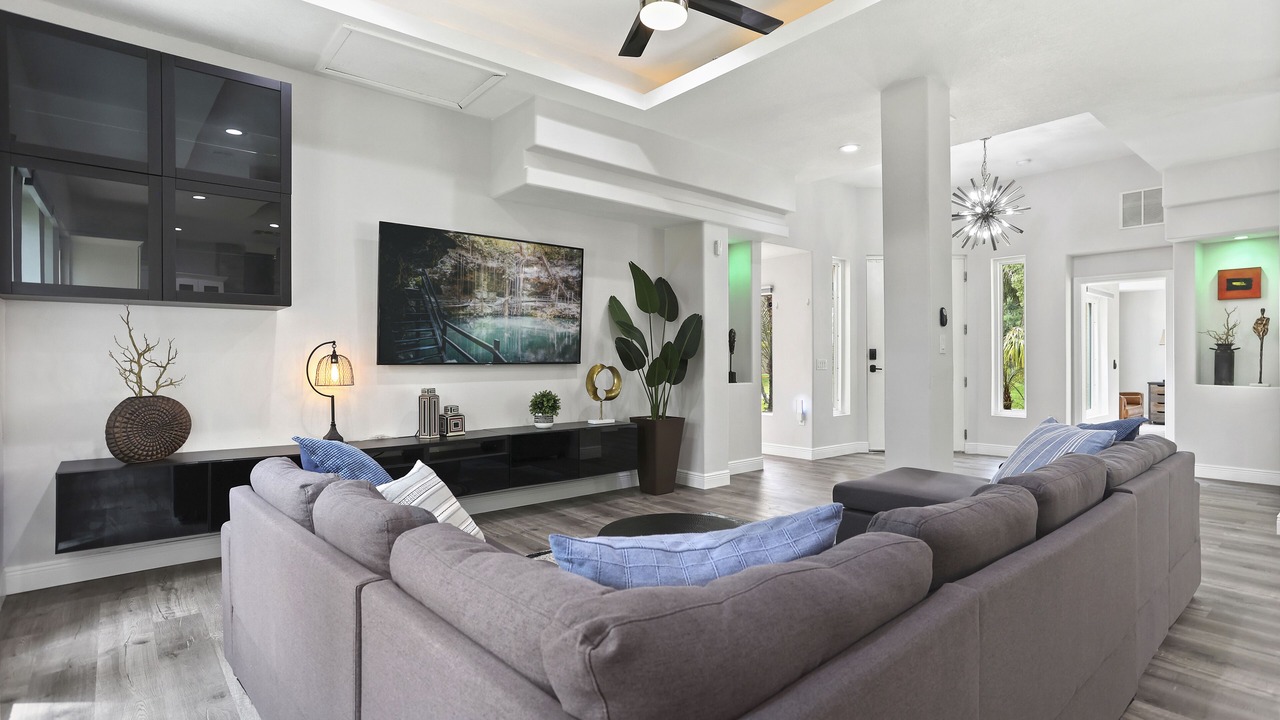 Photo of Livingroom in Longwood